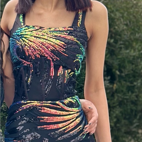 Mermaid Prom dress made with high quality fabric - Picture 3 of 3